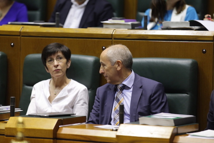 Josu Erkoreka dice que los datos sobre controles que la consejera Beltrán de Heredia remitía al Parlamento pueden afectar a la seguridad de las FSE. (Endika PORTILLO/FOKU)