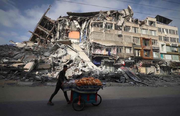 Edificios de Ciudad de Gaza, reducidos a escombros. (Mahmud HAMS/AFP)