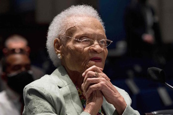 Viola Fletcher, con 107 años, es la superviviente de la masacre de Tulsa de más edad. (Jim WATSON/AFP)