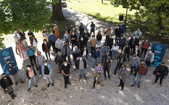 Argazki erraldoia atera dute ostegunean Oiartzunen. (Jagoba MANTEROLA/FOKU)