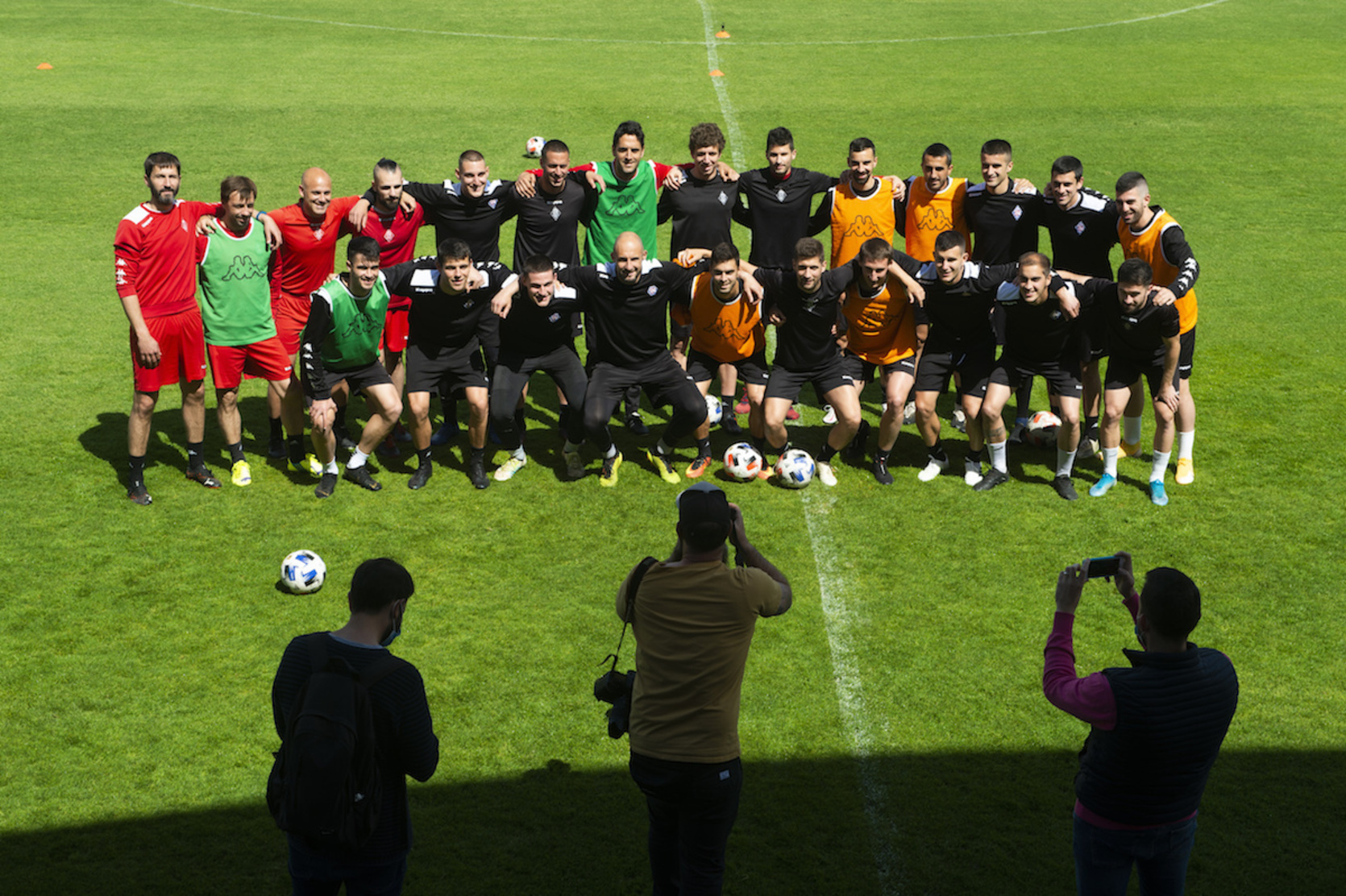 Último entrenamiento del Amorebieta en Urritxe antes de partir hacia Badajoz. (Monika DEL VALLE / FOKU)