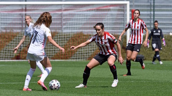 Olga Carmona encara a Unzue en una imagen del partido entre Athletic y Real Madrid. (Athletic Club)