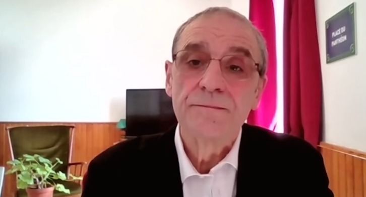 Josu Urrutikoetxea, durante su intervención. (NAIZ)