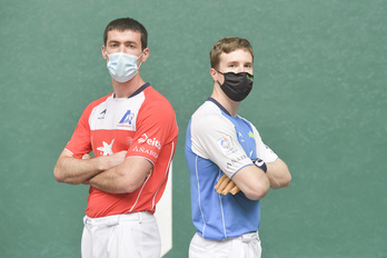 Rezusta eta Artola gaurko material aukeraketan. (Idoia ZABALETA/FOKU)