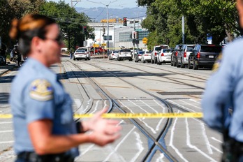 Los servicios de emergencia han acudido a la escena del tiroteo. (Amy OSBORNE/AFP) 