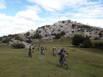 Una escapada en bicicleta de montaña del grupo MTB Andreak.
