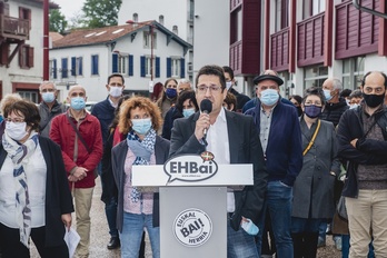 Iker Elizalde représente EH Bai sur le canton Hendaye-Côte-Basque-Sud avec sa binôme Annie Poveda. © Guillaume FAUVEAU
