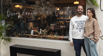 Morgane Catteau et Rudy Cohen devant l'un de leurs deux magasins Venitz avenue Verdun à Biarritz. © DR