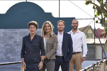 Peio Abeberry et Isabelle Auzemery se présentent avec Maïna Touranchet et Christophe Lamboley-Depoire. © Pierre Carton