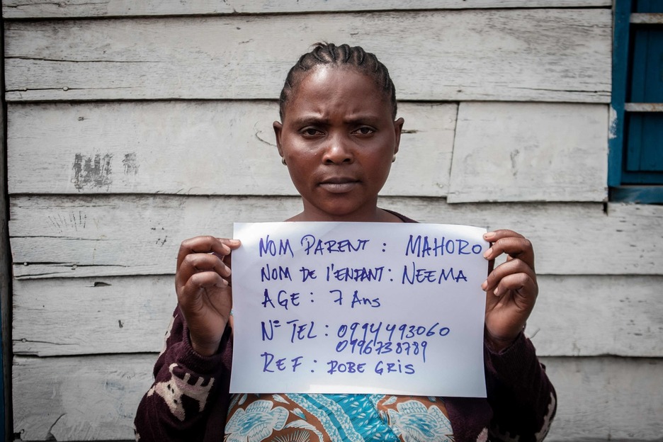 Guraso asko haien seme alaben bila dabiltza (Alexis HUGUET / AFP)