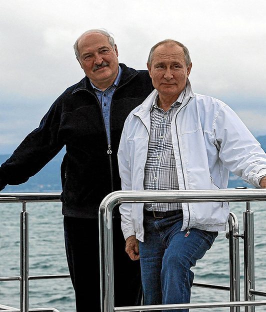 Alexandr Lukashenko y Vladimir Putin.