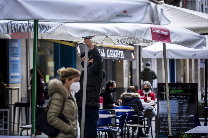 Imagen de archivo de un establecimiento de Gasteiz. (Jaizki FONTANEDA / FOKU)