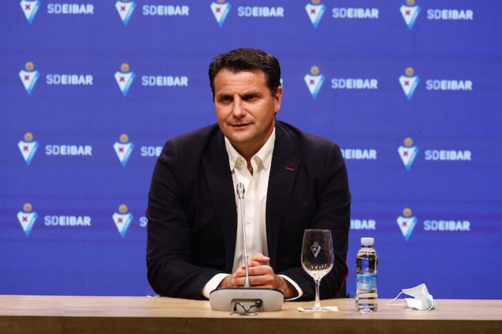 César Palacios hablará esta semana con todos los jugadores con contrato. (SD Eibar)