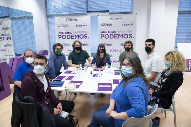 Reunión que representantes de Podemos-Ahal Dugu, IUN y Batzarre han mantenido hoy en Iruñea. (Iñigo URIZ/FOKU)