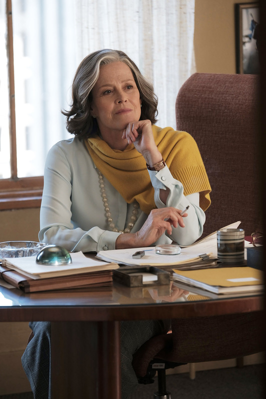 Sigourney Weaver es la estrella invitada en el papel de la agente literaria del escritor J.D. Salinger. (NAIZ)
