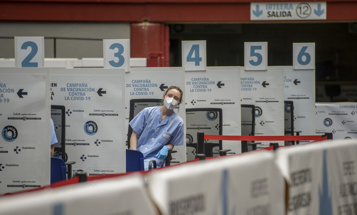 Sanitarias preparadas para vacunar. (Jon URBE | FOKU)