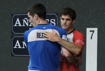 Beñat Rezusta nagusitasunez gailendu zaio Zabaletari atzelarien arteko deman. (Jon URBE/FOKU)