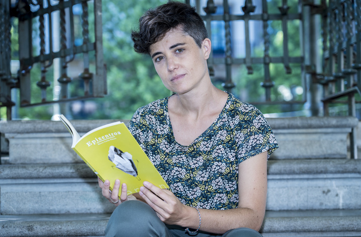 Nerea Loiola, ‘Epizentroa’ lana eskutan. (Gorka RUBIO/FOKU)