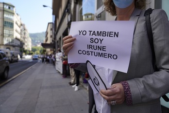 Acto de apoyo a Irune Costumero ante la Audiciencia de Bizkaia. (Aritz LOIOLA / FOKU)
