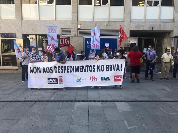 Protesta contra los despidos que ha tenido lugar hoy en Lugo. (LAB)