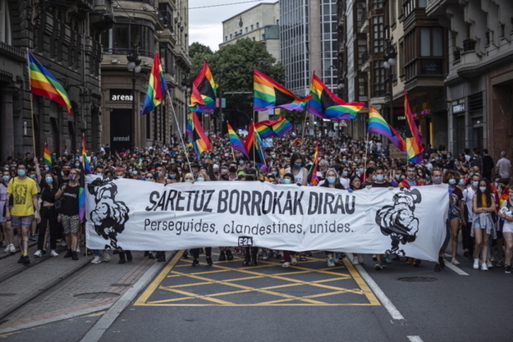Movilización en Bilbo por los derechos de los colectivos LGTBI. (Aritz LOIOLA / FOKU)