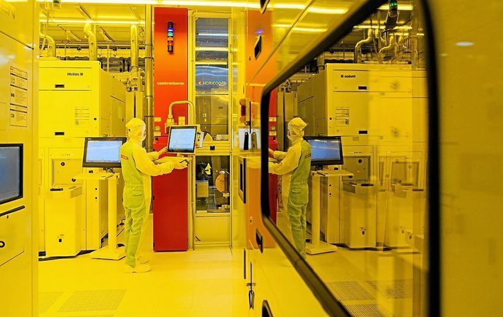 Bosch ha abierto una planta de fabricación de componentes electrónicos para semiconductores en Dresde. (J. SCHLUETER | AFP)