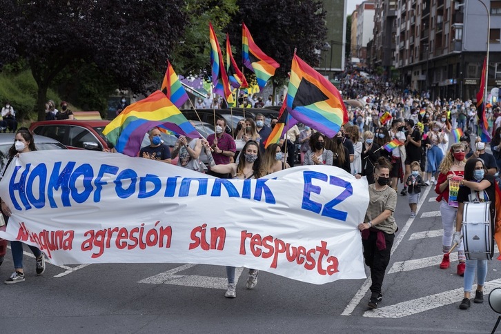 Basaurik izandako azken eraso homofoboa salatzeko manifestazioa. (Monik DEL VALLE/FOKU)
