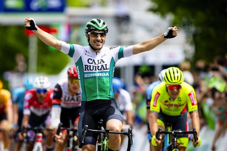 Gracias a saber sufrir y a elegir bien el momento, Jon aberasturi ha podido volver a ganar. (SPORTIDA)