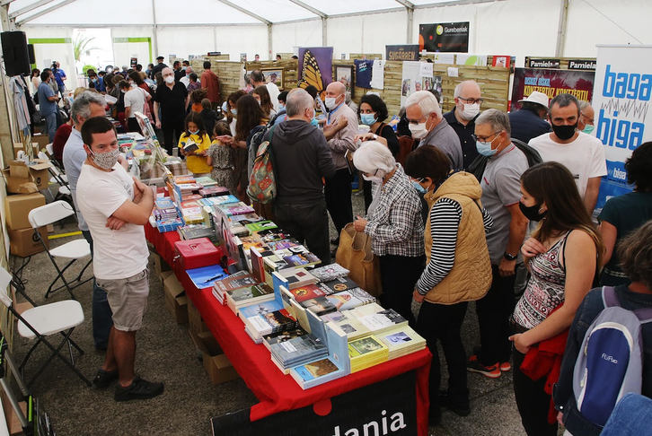 Ziburuko 2. Euskal Liburu eta Disko Azokak arrakasta handia izan du. (BOD EDME)