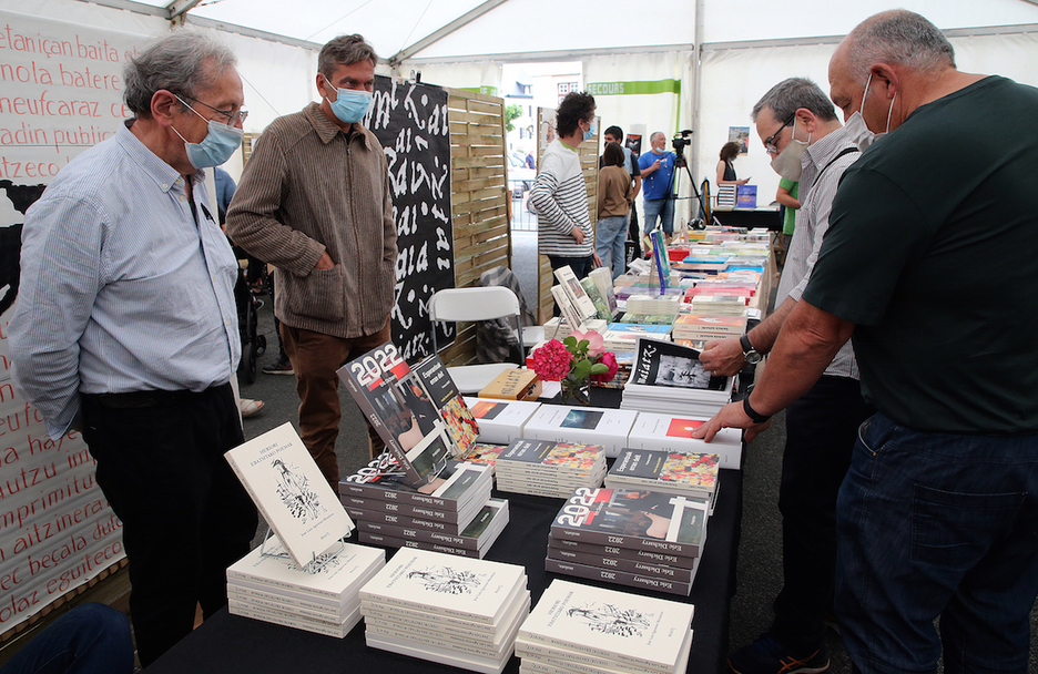 Les organisateurs ont voulu faire d'Azoka "le cœur de la langue basque le temps d’une journée". © Bob EDME