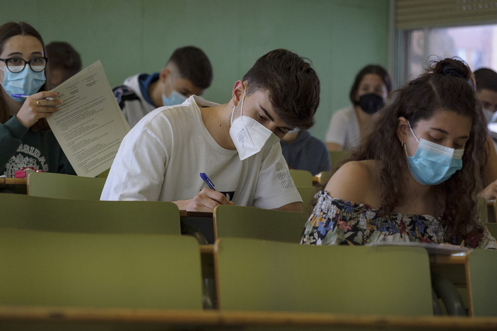 Unibertsitaterako sarbide froga, Bilbon. (Aritz LOIOLA / FOKU)