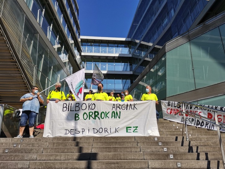 Concentración de la plantilla de Bilboko Argiak. (vía twitter @ArgiakEn)