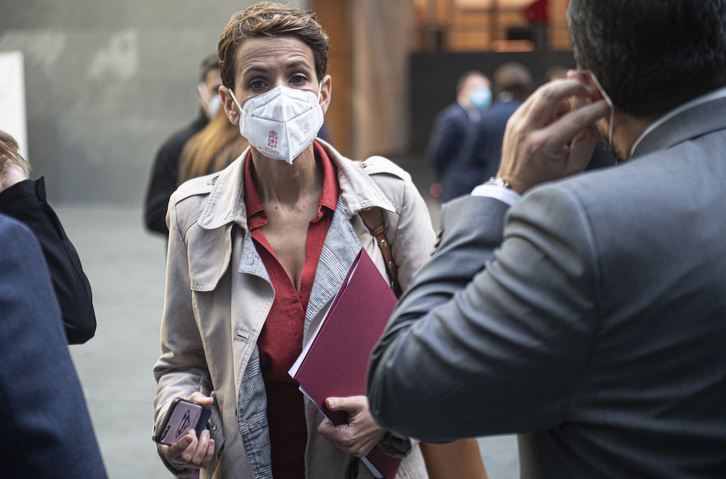 María Chivite, llegando al Parlamento de Nafarroa. (Jagoba MANTEROLA / FOKU)