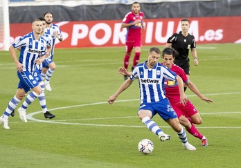 El «Glorioso» ha cerrado ante el elche su primer duelo de pretemporada, a disputarse en tierras ilicitanas. (Raúl BOGAJO / FOKU)