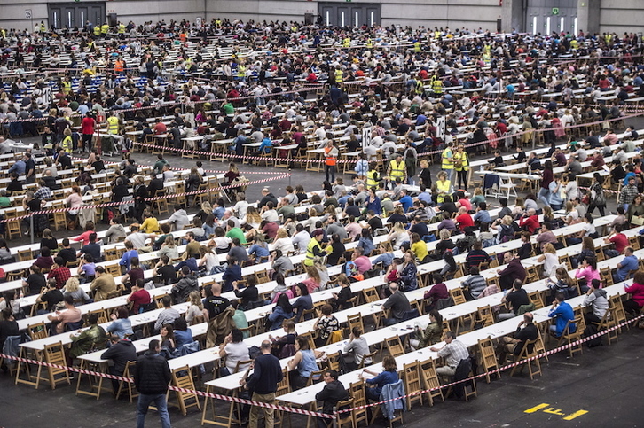 Esta imagen, aunque con más espacio entre personas, se volverá a repetir en el BEC este fin de semana. (Mariso RAMÍREZ/FOKU)