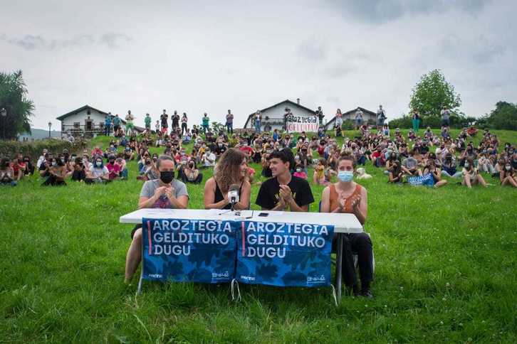 Aroztak herri ekimenak Lekarozen egin duen agerraldia. (@Aroztak)