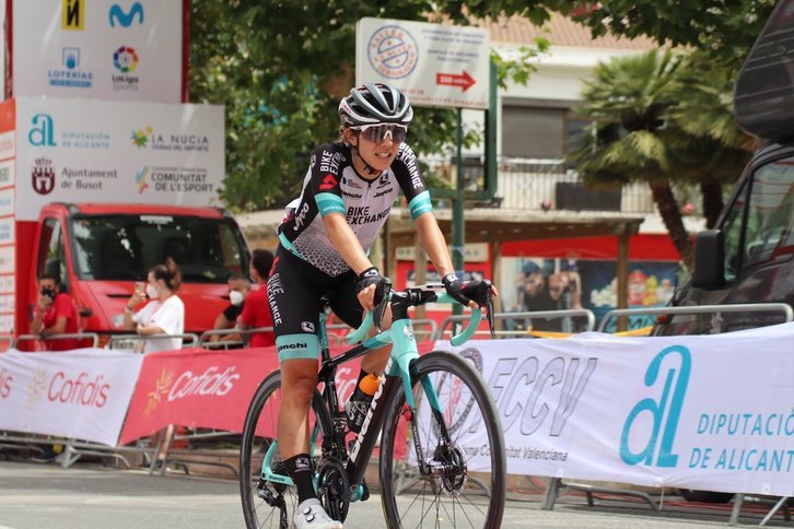 Ane Santesteban, en la prueba en línea del Campeonato de España. (@RFECiclismo)