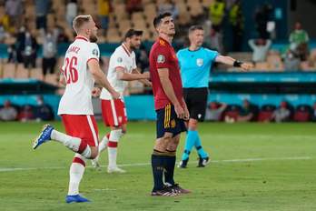 Gerard Moreno lamenta el empate de la selección polaca. (Thanassis STAVRAKIS / AFP)