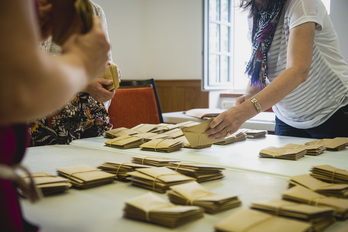 Dépouillement élections 2021-3. © Guillaume FAUVEAU
