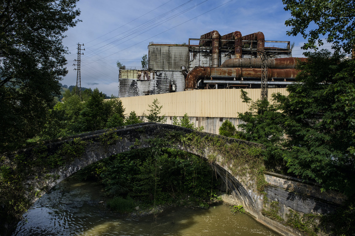 Instalaciones de Corrugados, cerca del centro de Azpeitia. (Jon URBE/FOKU)