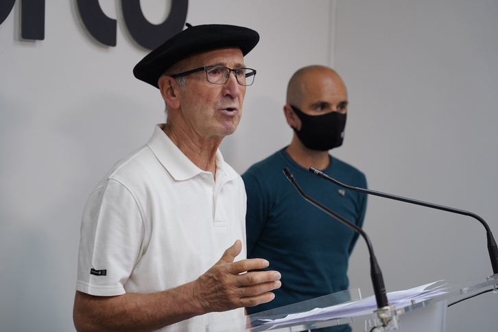 Tasio Erkizia y Haimar Altuna, en la comparecencia que han ofrecido en Bilbo. (FOKU)