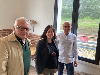De gauche à droite, Jean Lissar, secrétaire régional d'Europe-Ecologie Les Verts, Sophie Bussière et Jean-François Blanco, tête de liste dans les Pyrénées-Atlantiques pour EELV. © Willy ROUX.