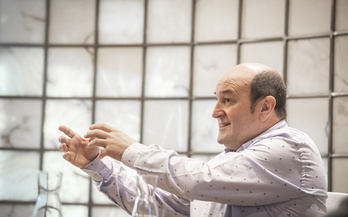 El presidente del EBB, Andoni Ortuzar, entrevistado en Sabin Etxea el diciembre de 2020. (Marisol RAMIREZ/FOKU)