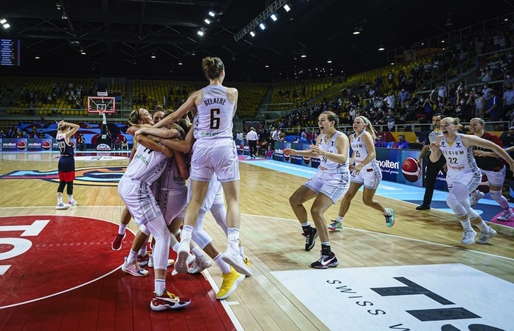 Bélgica lo tiene difícil ante Serbia, pero aspira a todo tras meterse en la pelea por las medallas. (FIBA BASKETBALL)