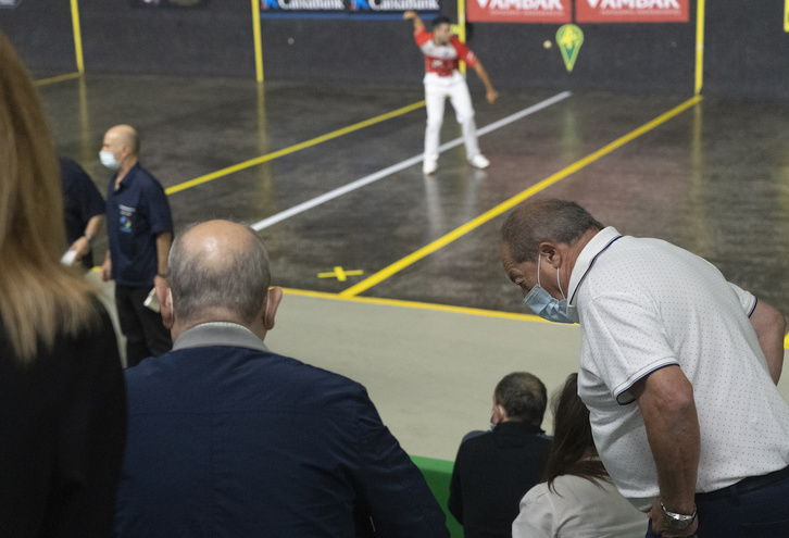 Los pelotaris han vuelto a sentir y agradecer el calor del público en Amezketa. (Jagoba MANTEROLA/FOKU)