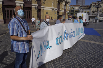 Concentración contra el sumario 13/13 en Bilbo. (Aritz LOIOLA/FOKU)