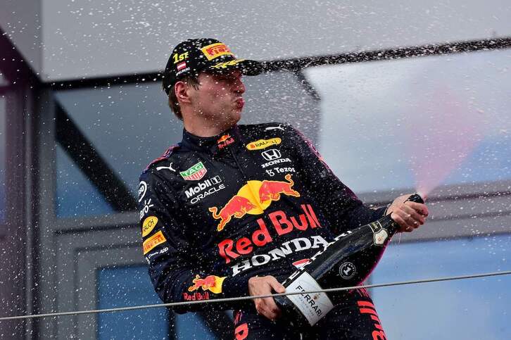 Max Verstappen ha disfrutado de su victoria del Gran Premio de Estiria. (Joe KLAMAR / AFP PHOTO)