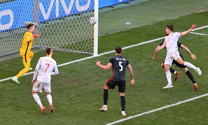 Azpilicueta ha marcado el segundo gol de la selección española. (Wolfgang RATTAY / AFP)