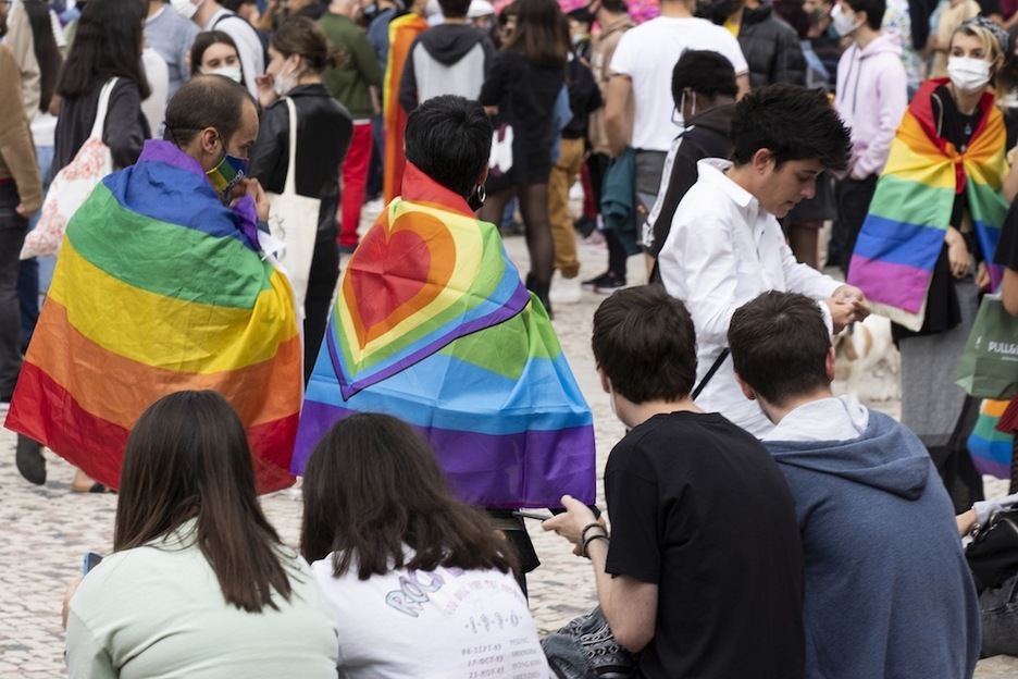 Partipantes en la movilización LGTB en Bilbo. (Monika DEL VALLE/FOKU) Partipantes en la movilización LGTB en Bilbo. (Monika DEL VALLE/FOKU)