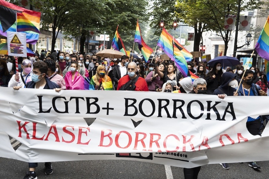 En la capital vizcaina, la marcha ha partido tras una pancarta con el lema «LGTB+ borroka klase borroka da En la capital vizcaina, la marcha ha partido tras una pancarta con el lema «LGTB+ borroka klase borroka da